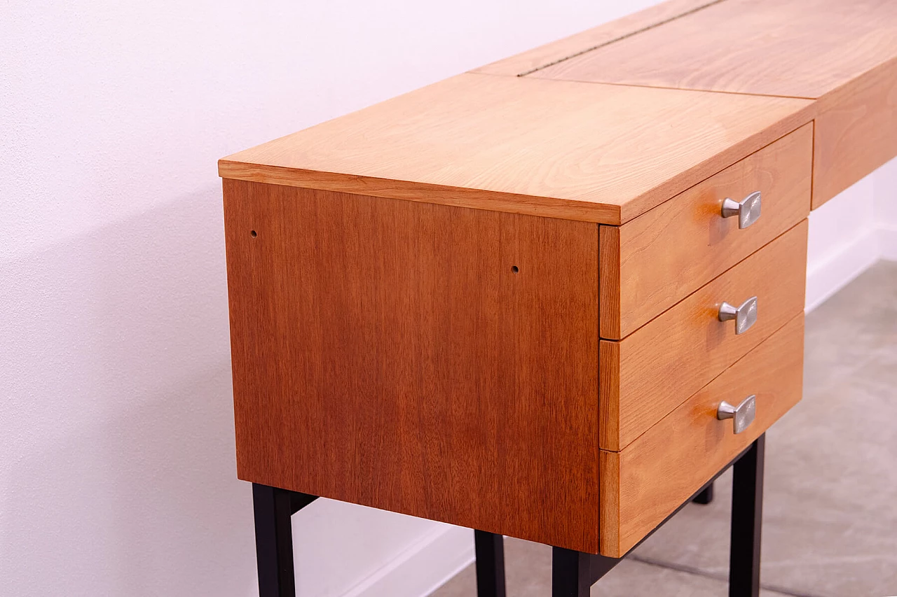 Toeletta in frassino, acero e compensato con gambe in ferro di ÚP Závody, anni '70 5