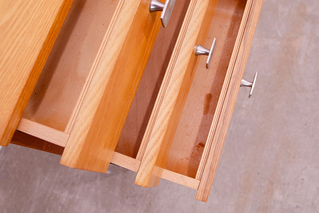 Toeletta in frassino, acero e compensato con gambe in ferro di ÚP Závody, anni '70 12