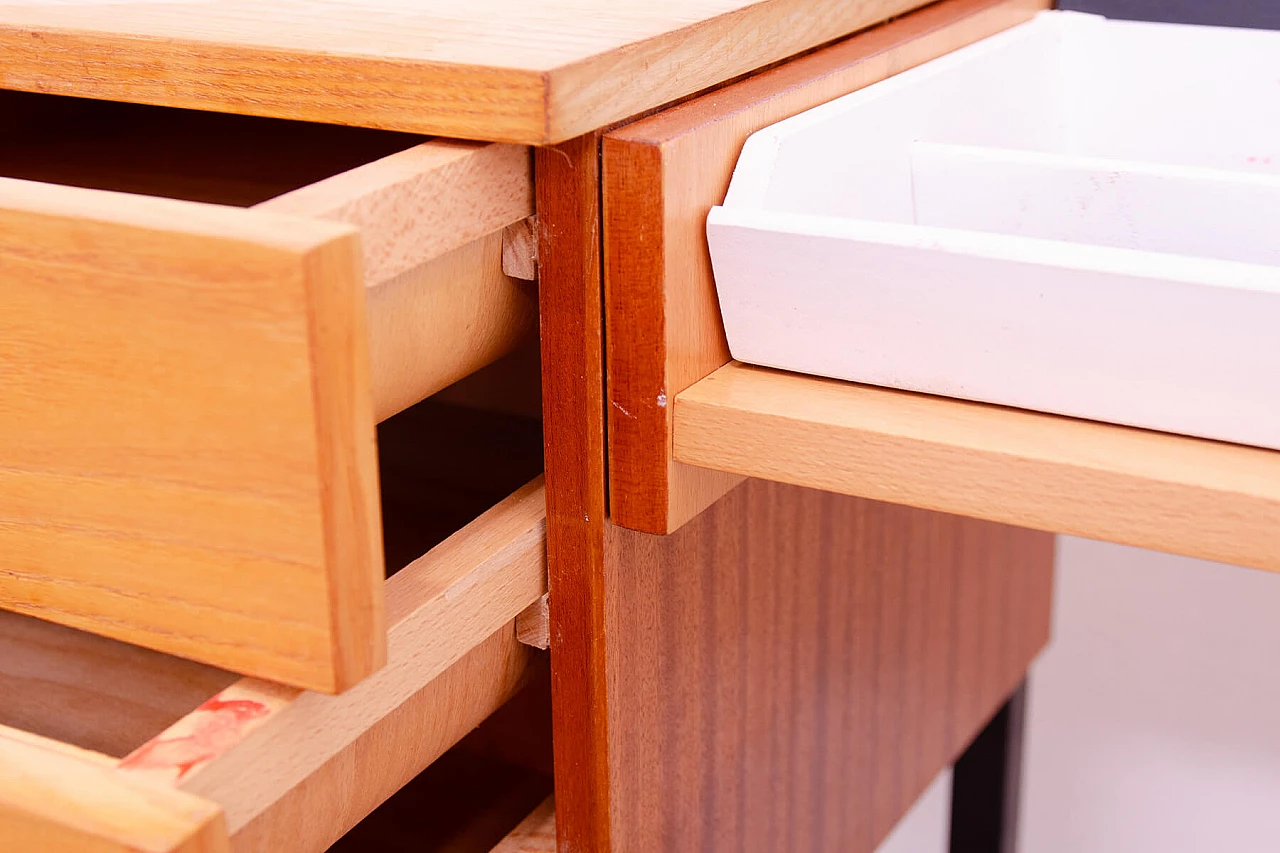 Toeletta in frassino, acero e compensato con gambe in ferro di ÚP Závody, anni '70 13