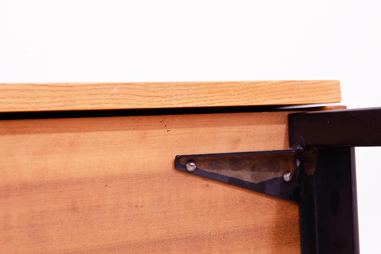 Toeletta in frassino, acero e compensato con gambe in ferro di ÚP Závody, anni '70 21