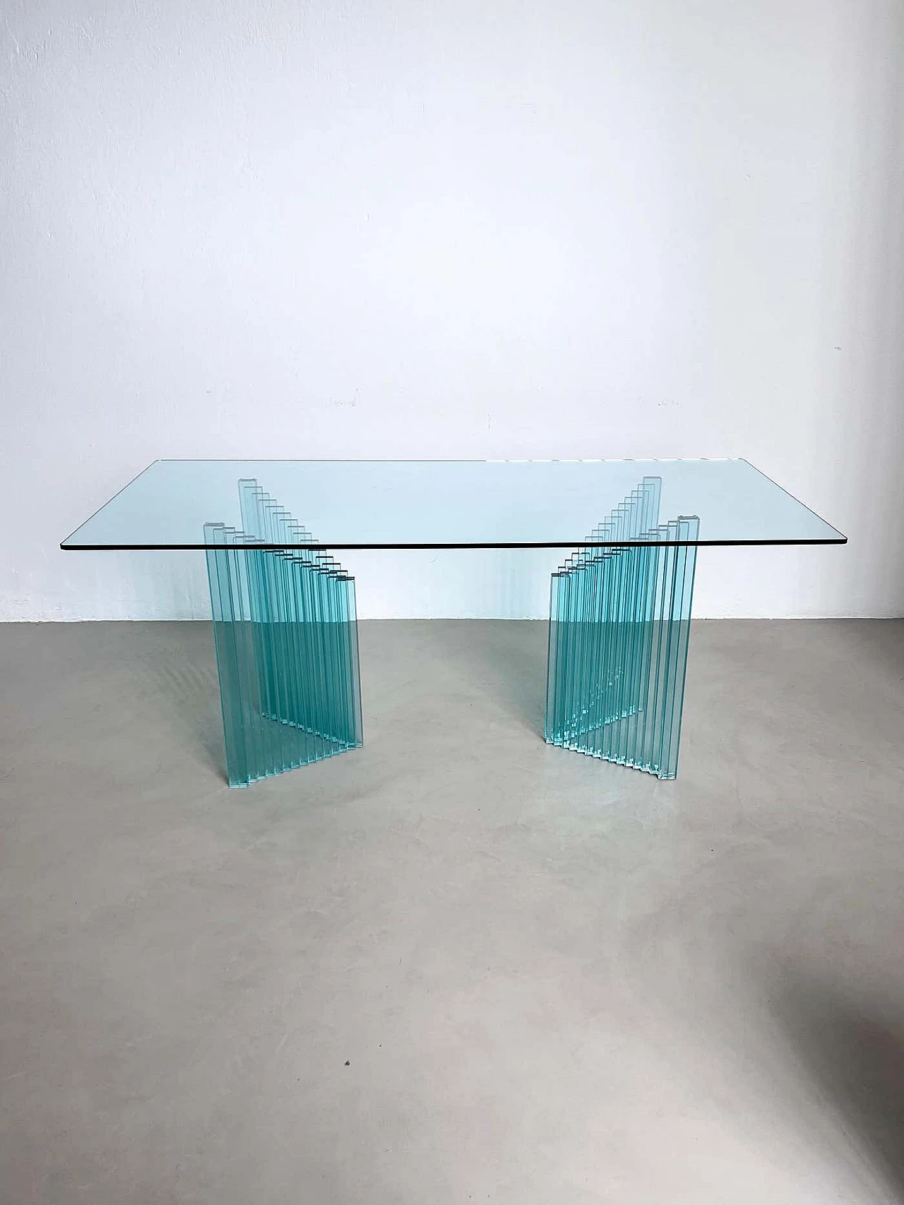 Tavolo scultoreo in vetro di Luigi Massoni per Gallotti & Radice, anni '80 2