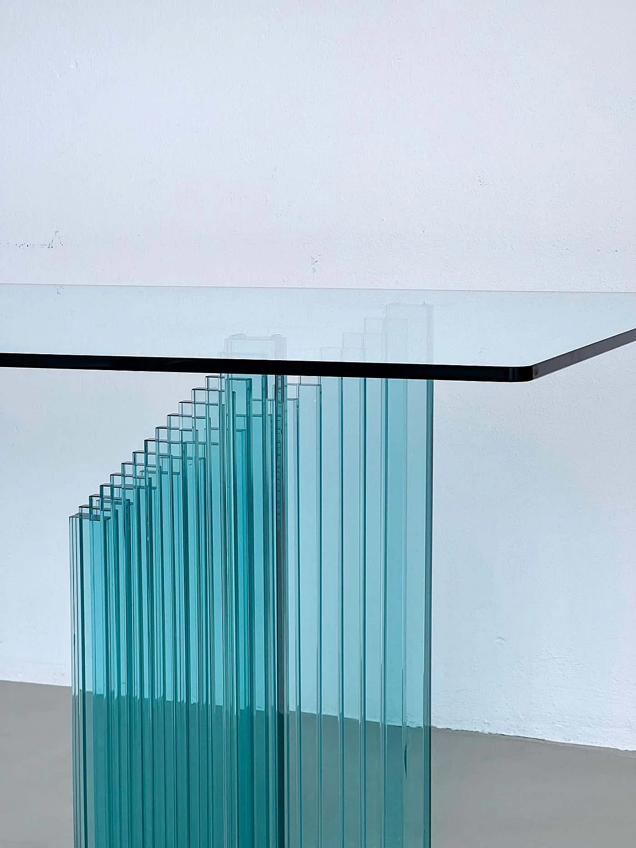 Sculptural glass table by Luigi Massoni for Gallotti & Radice, 1980s 4