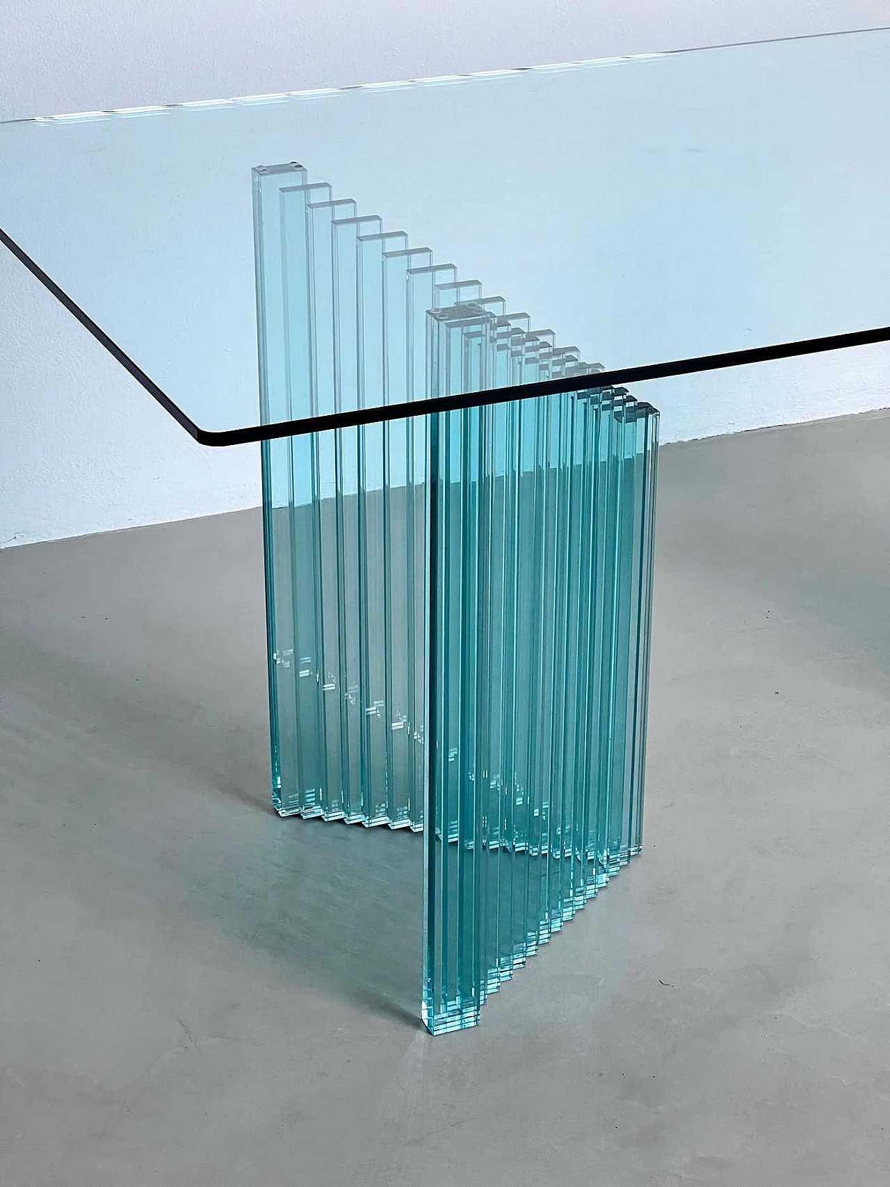 Sculptural glass table by Luigi Massoni for Gallotti & Radice, 1980s 9