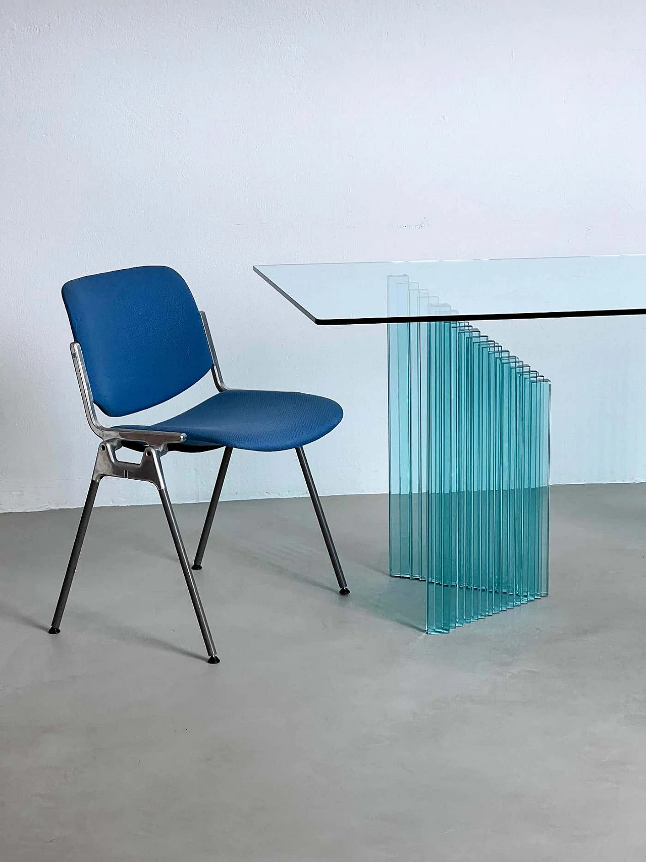 Sculptural glass table by Luigi Massoni for Gallotti & Radice, 1980s 10