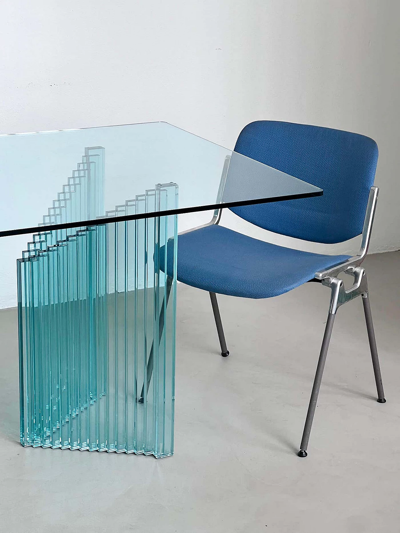 Sculptural glass table by Luigi Massoni for Gallotti & Radice, 1980s 11