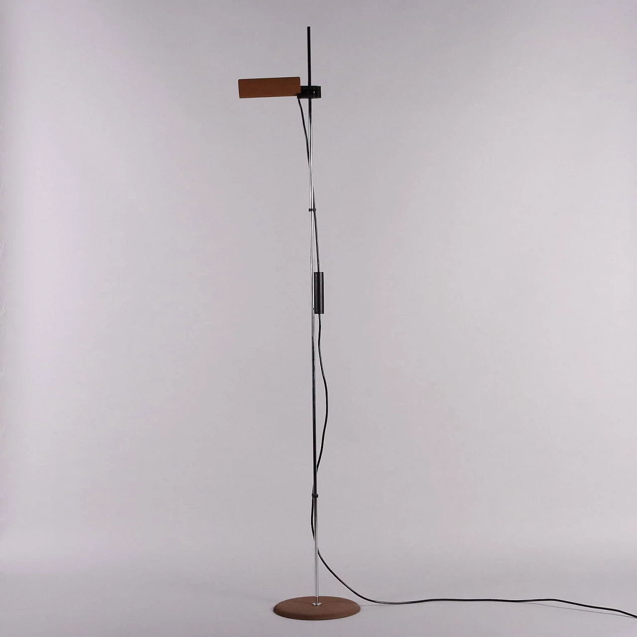 Floor lamp with metal frame and base, 1970s 7