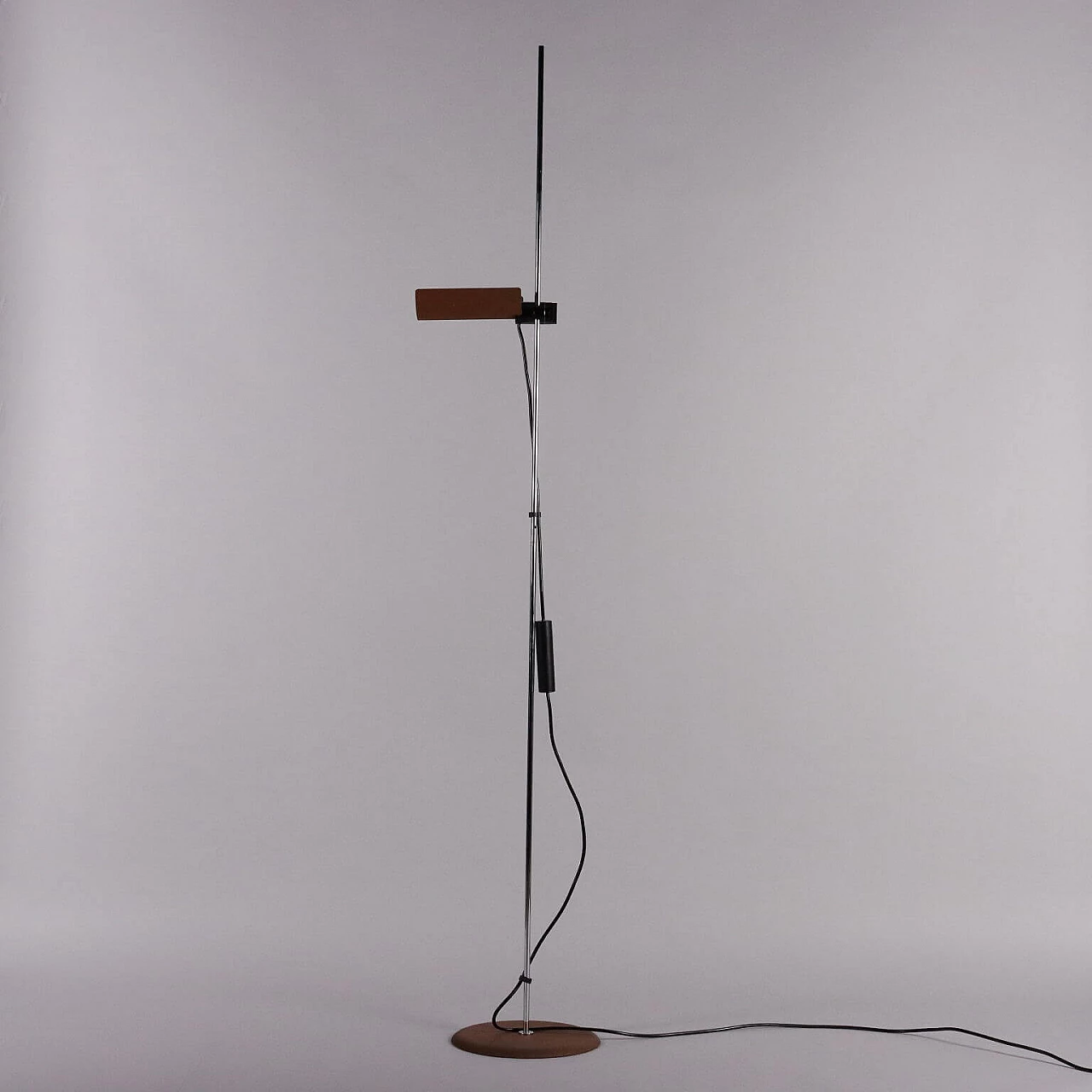 Floor lamp with metal frame and base, 1970s 8