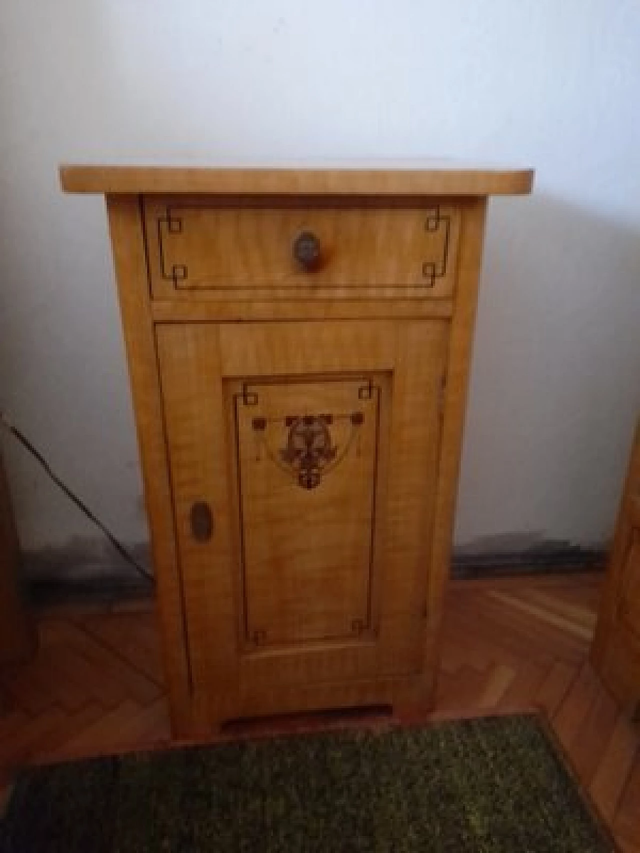Comodino ungherese in legno dipinto, fine '800 1