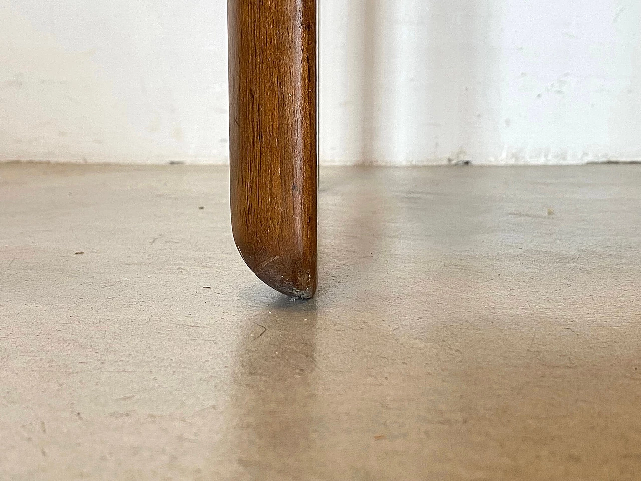 4 Sedie 122 in noce di Vico Magistretti per Cassina, anni '60 7