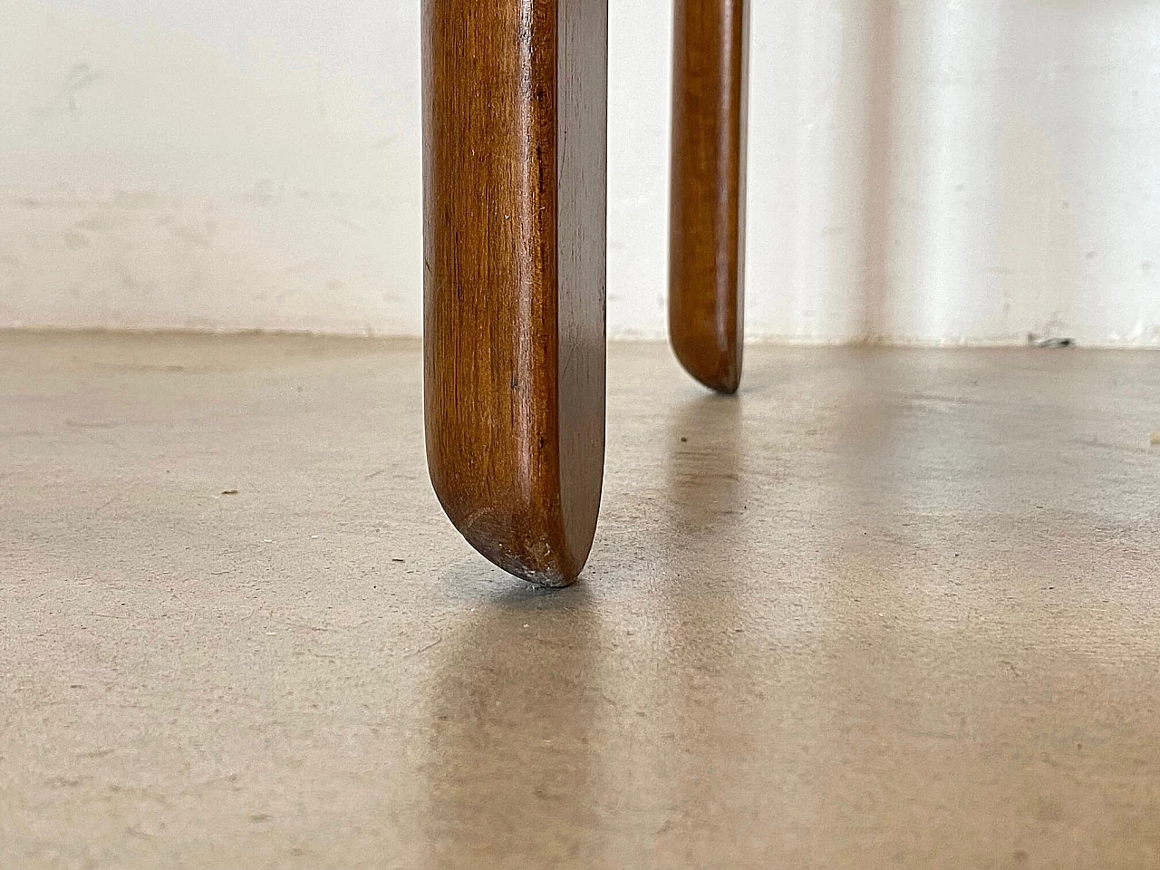 4 Sedie 122 in noce di Vico Magistretti per Cassina, anni '60 8