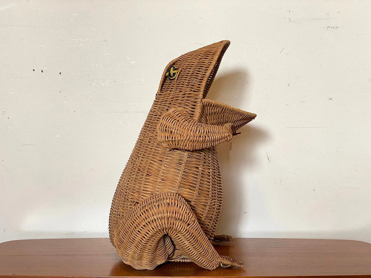 Frog-shaped wicker basket attributed to Olivier Cajan, 1970s 2