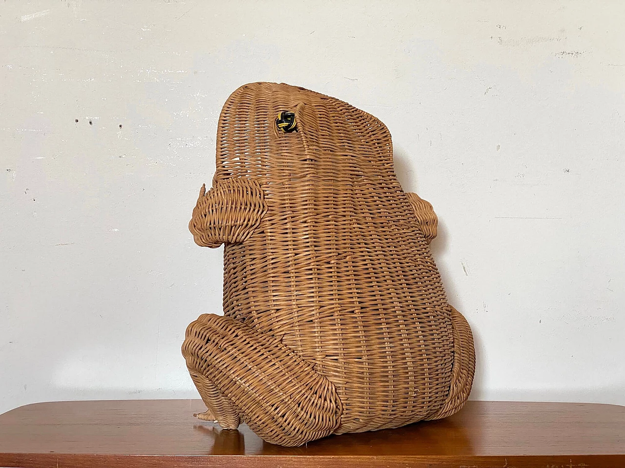 Frog-shaped wicker basket attributed to Olivier Cajan, 1970s 5