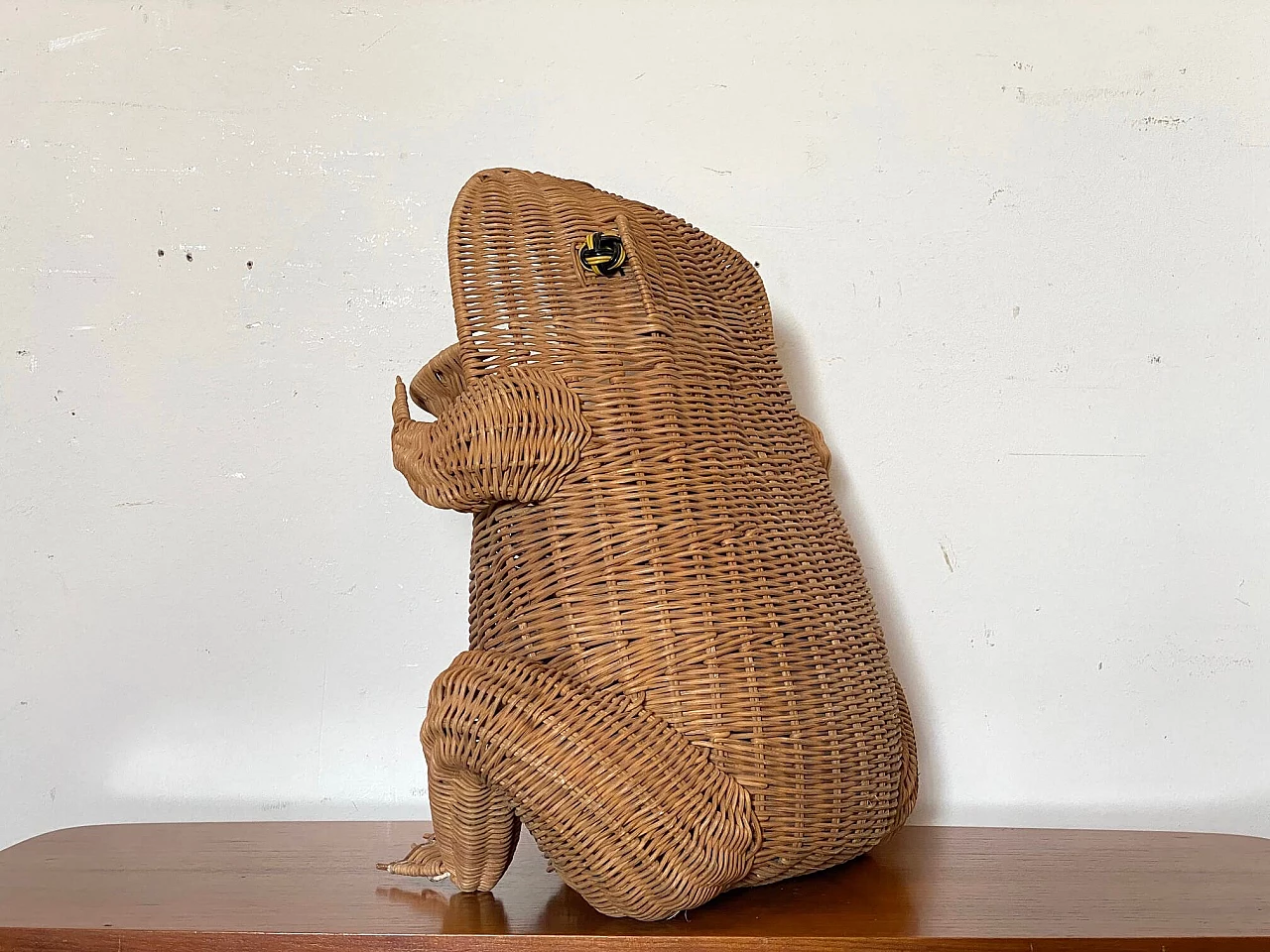 Frog-shaped wicker basket attributed to Olivier Cajan, 1970s 6