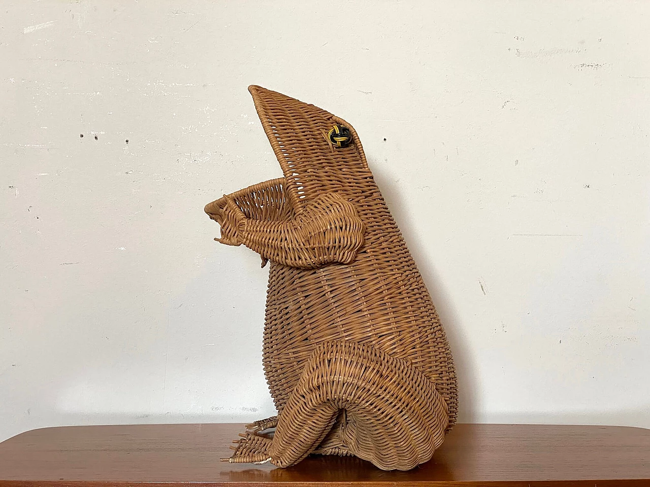 Frog-shaped wicker basket attributed to Olivier Cajan, 1970s 7