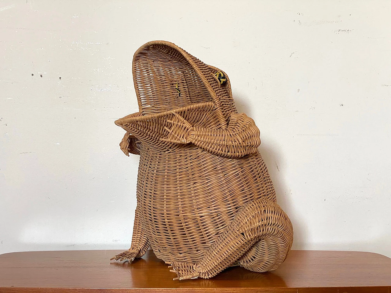 Frog-shaped wicker basket attributed to Olivier Cajan, 1970s 8