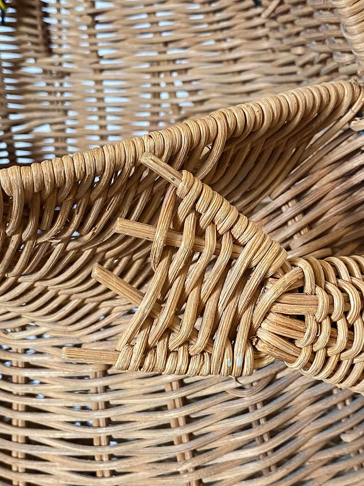 Frog-shaped wicker basket attributed to Olivier Cajan, 1970s 9