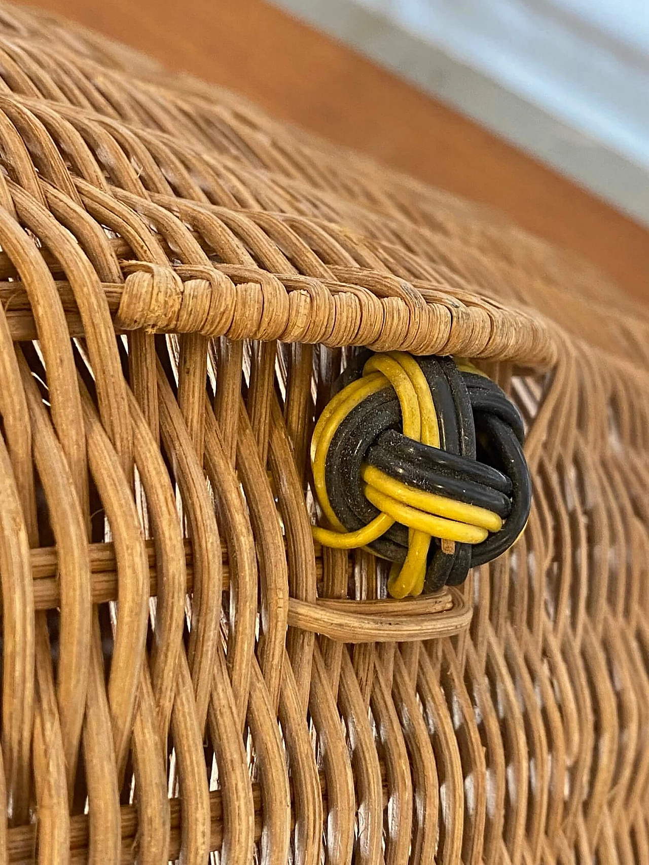 Frog-shaped wicker basket attributed to Olivier Cajan, 1970s 10