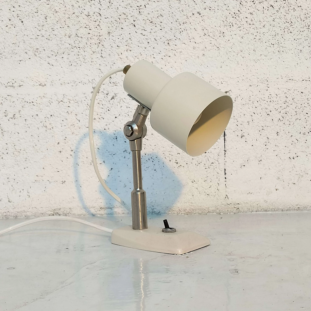 Lampada orientabile in metallo di Stilnovo, anni '60 2