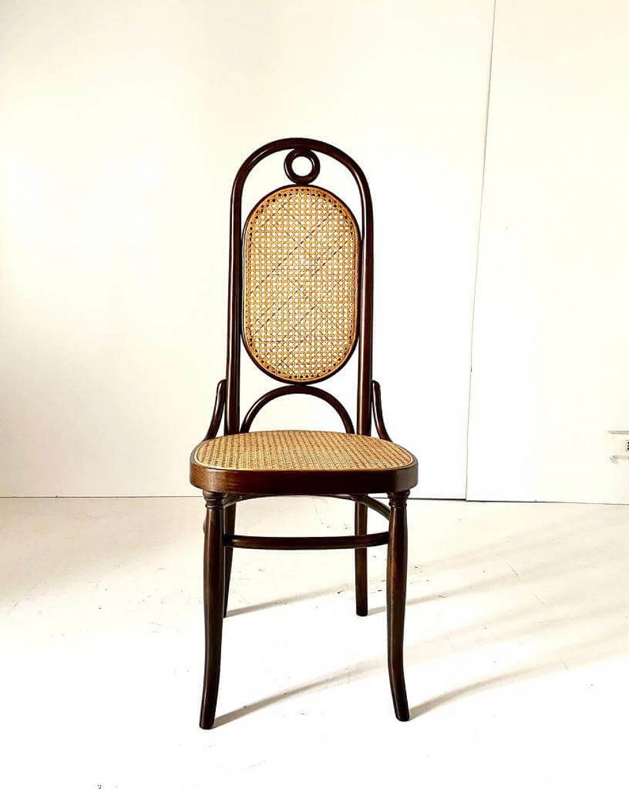 4 Sedie 207 Long John in noce curvato di Thonet, anni '70 9