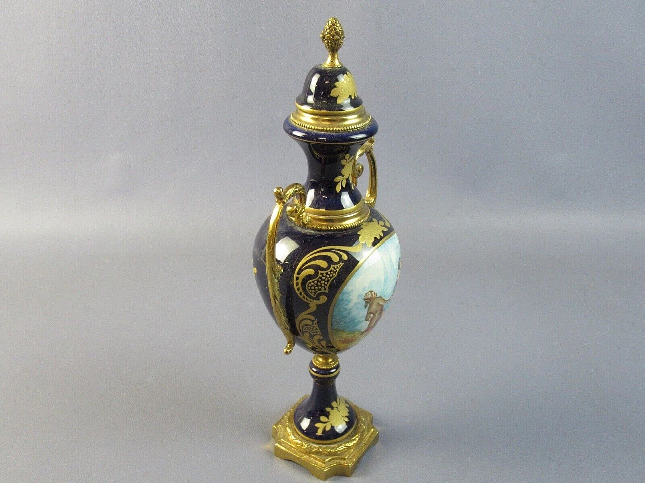Vaso ad anfora francese in bronzo e porcellana 5