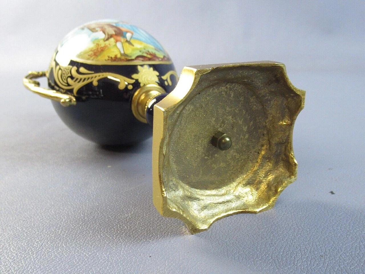 Vaso ad anfora francese in bronzo e porcellana 11
