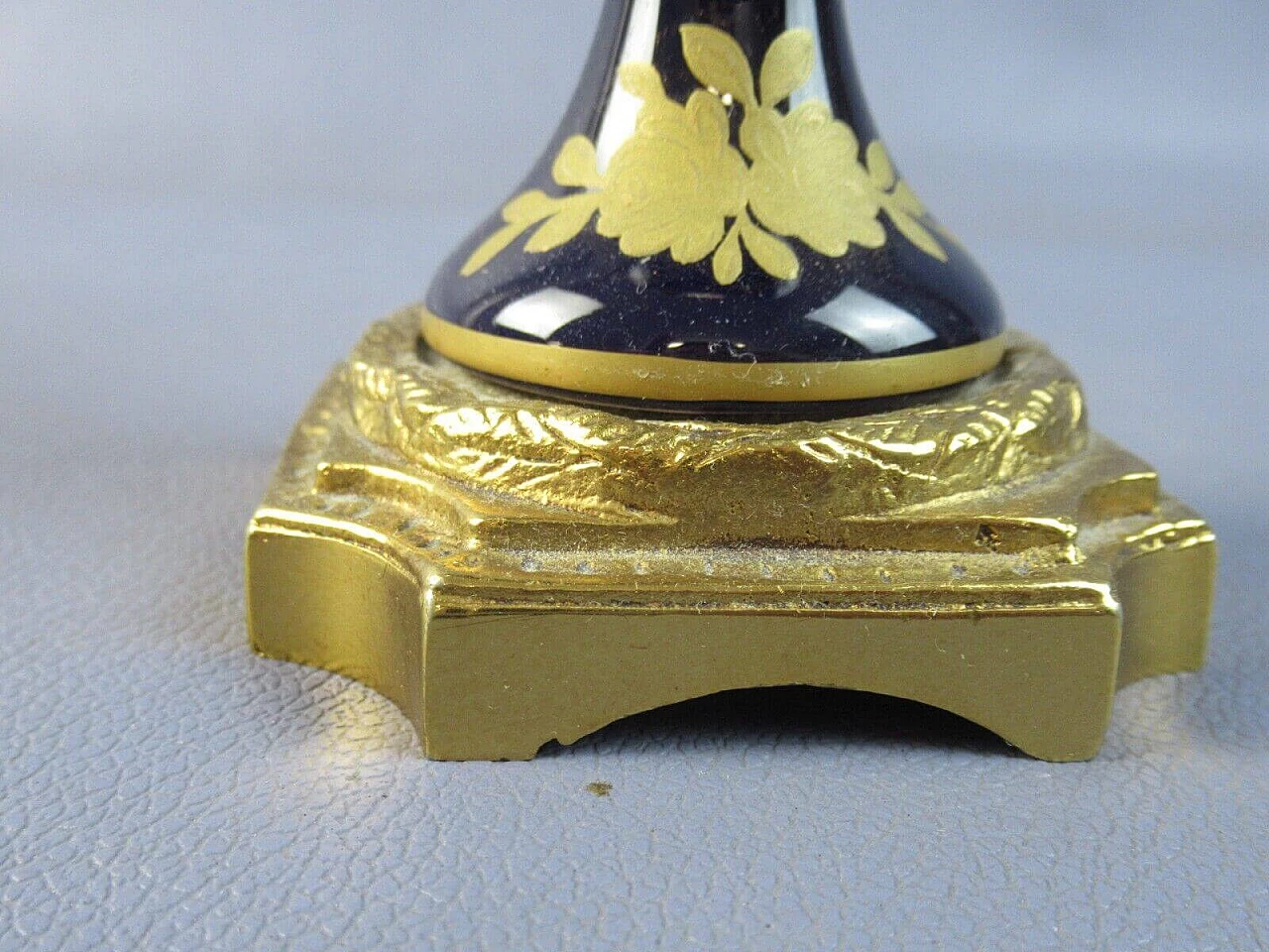 Vaso ad anfora francese in bronzo e porcellana 12