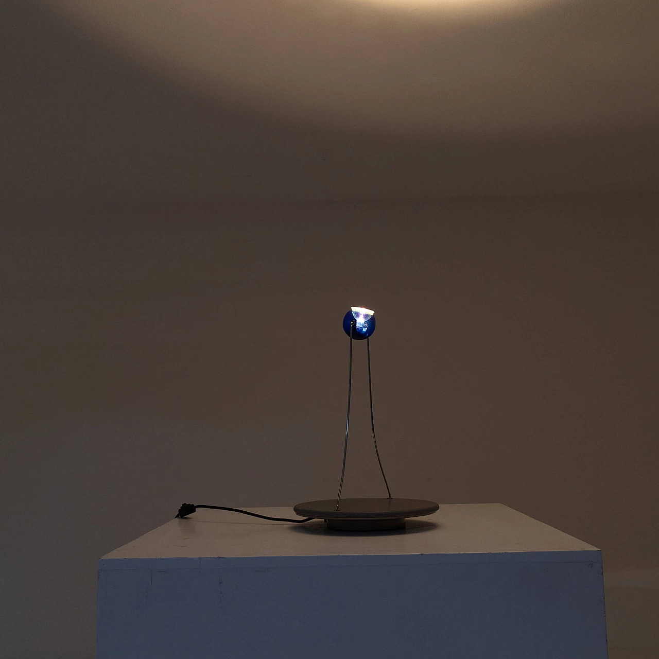 Table lamp Gemma by Skipper in metal and blue plexiglass, 1980s 7