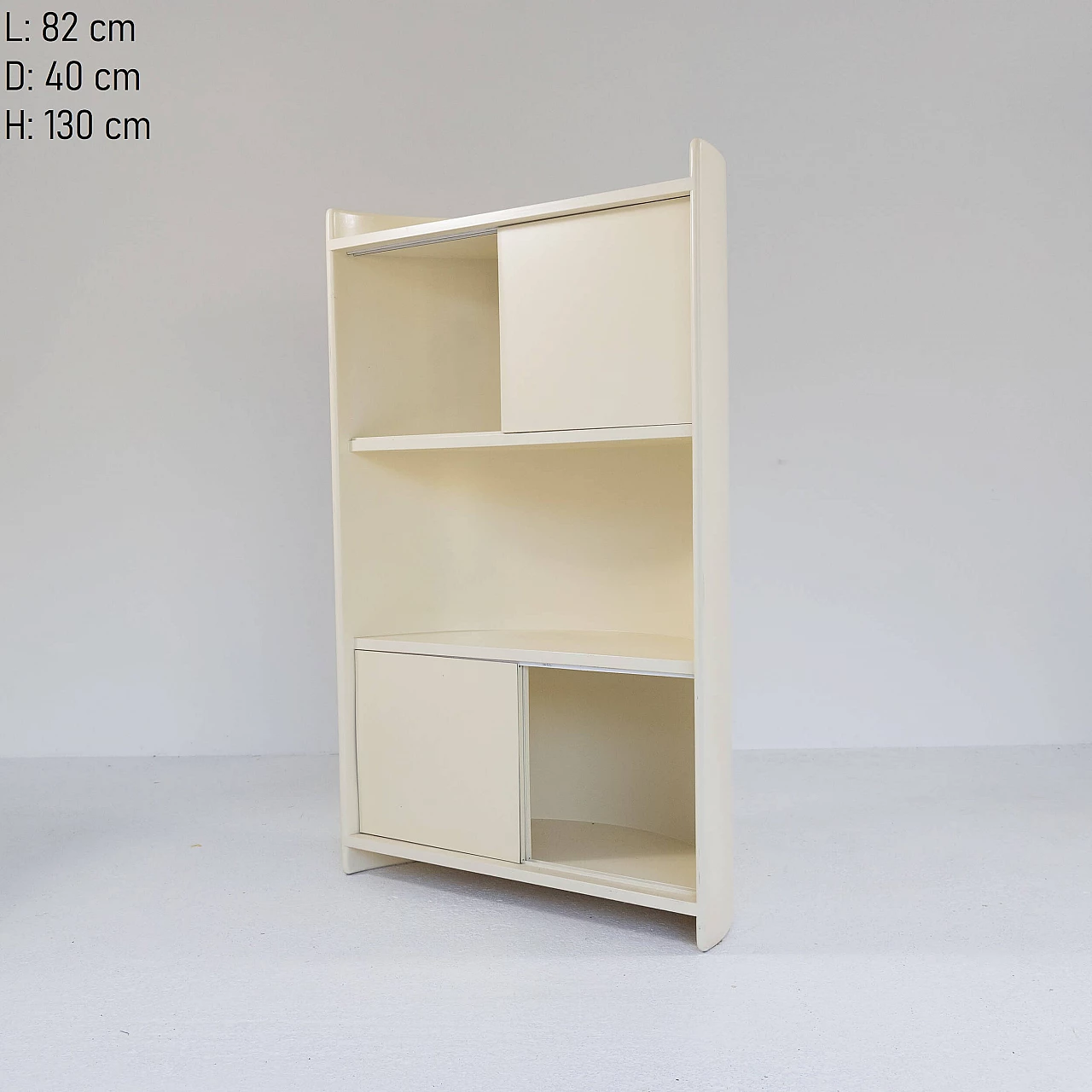 Credenza in legno laccato curvo con ante scorrevoli, anni '70 6