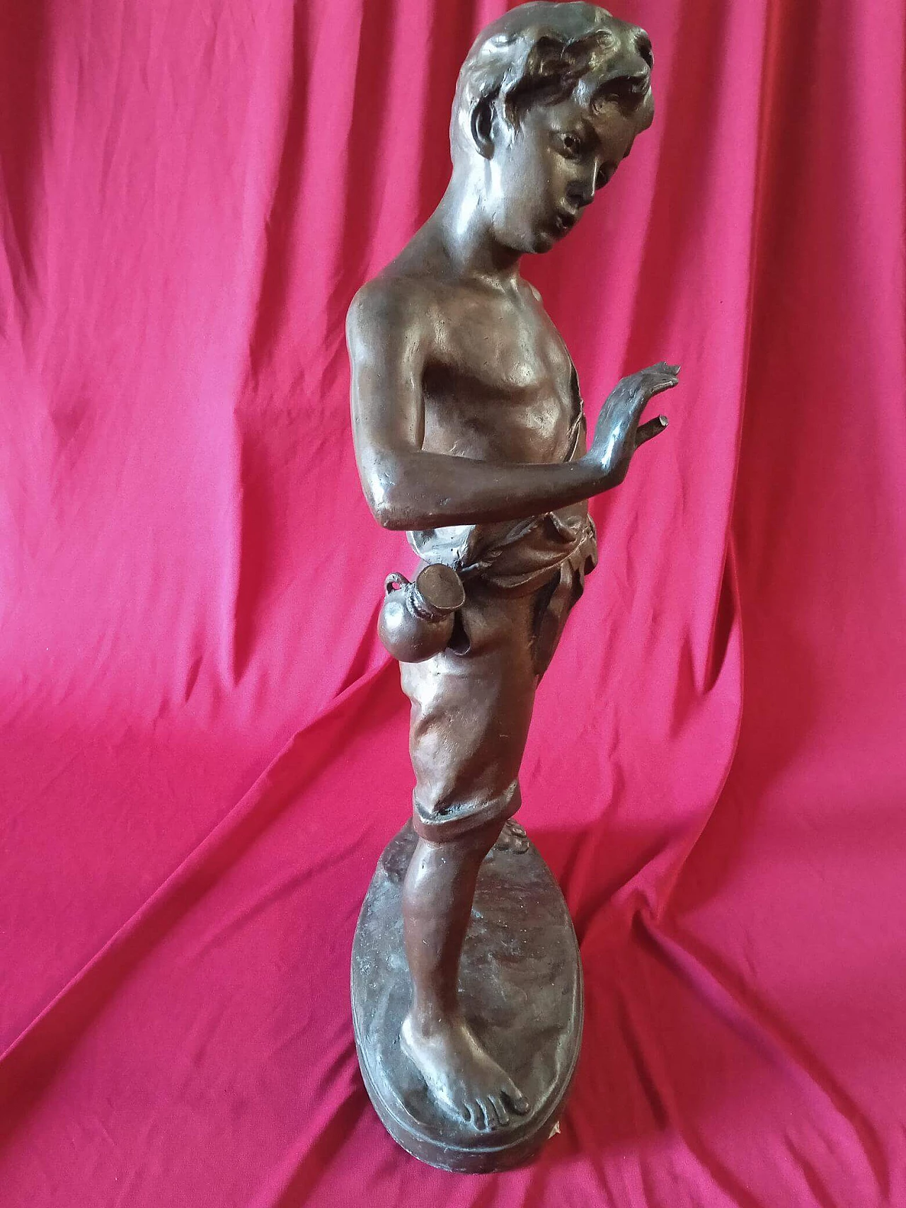 Scultura in bronzo raffigurante fanciullo, anni '60 10