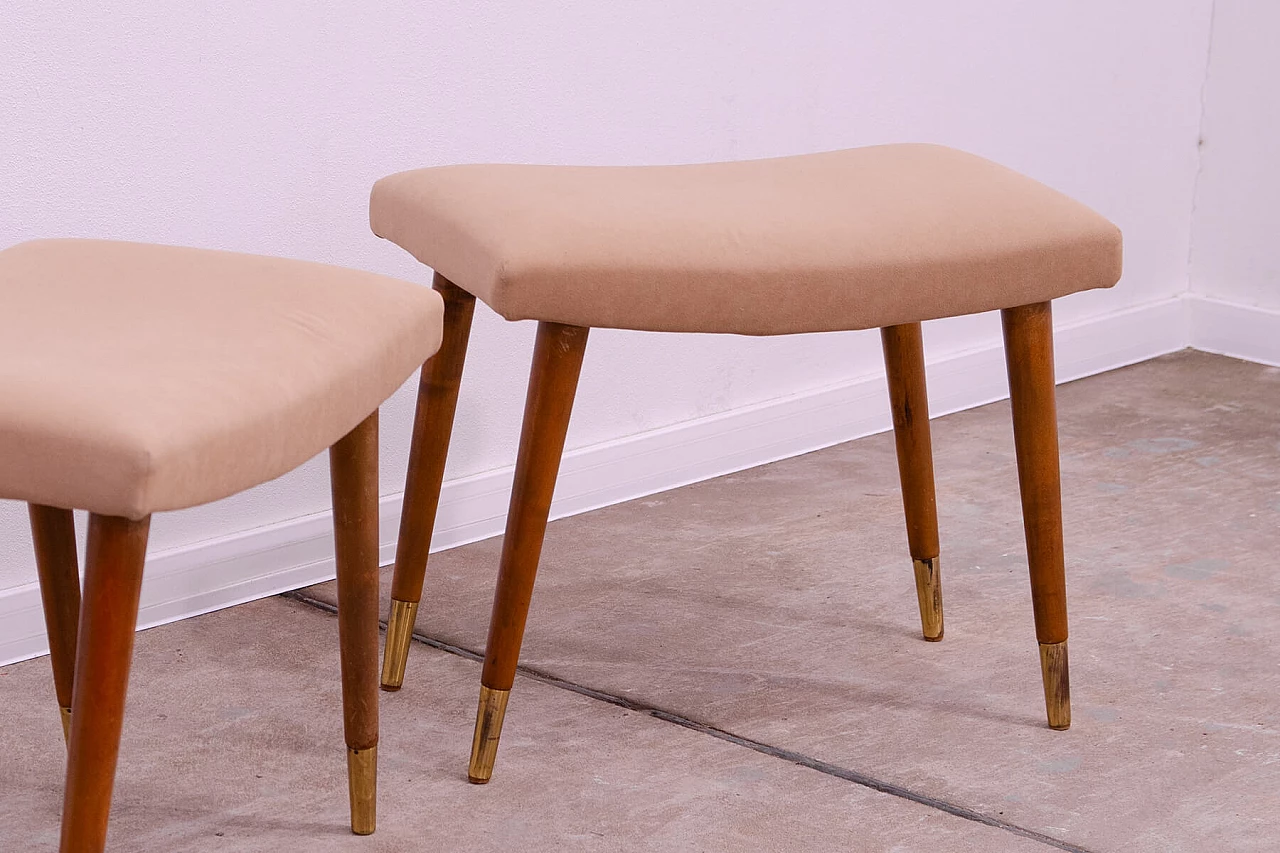 Pair of Scandinavian-style beech and fabric stools by Vyčítal and Sedláček, 1960s 7