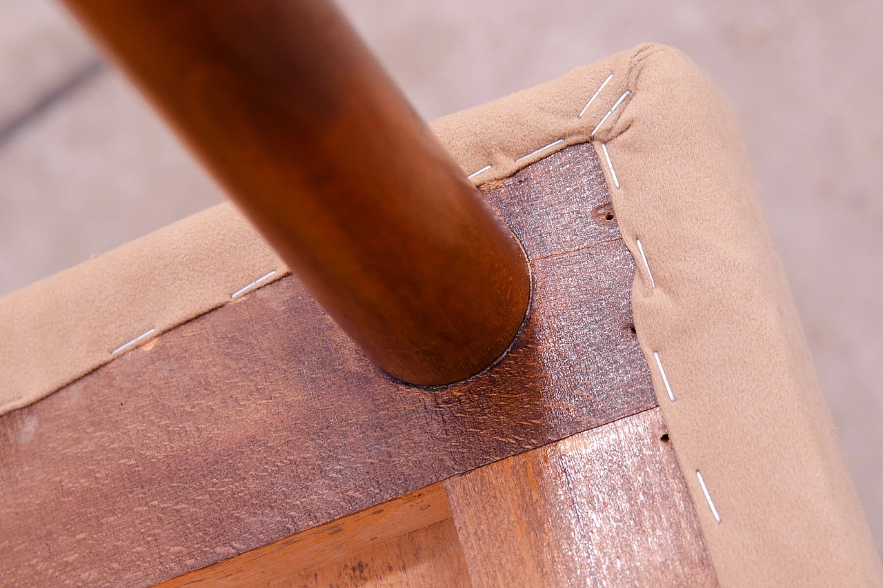 Coppia di sgabelli in stile scandinavo in faggio e tessuto di Vyčítal e Sedláček, anni '60 11