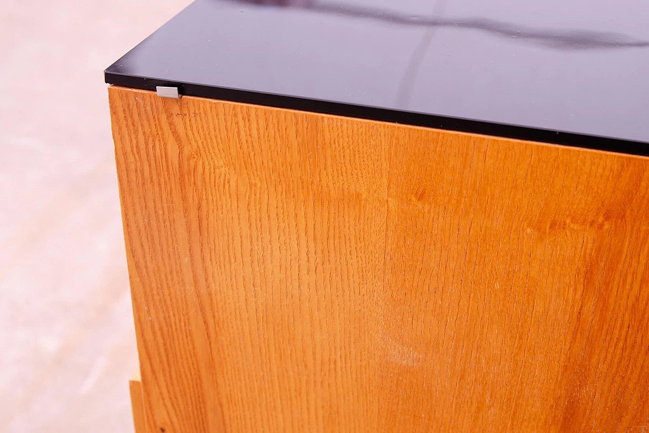 Comodino in faggio e vetro di Mojmír Požár per UP Závody, anni '60 10