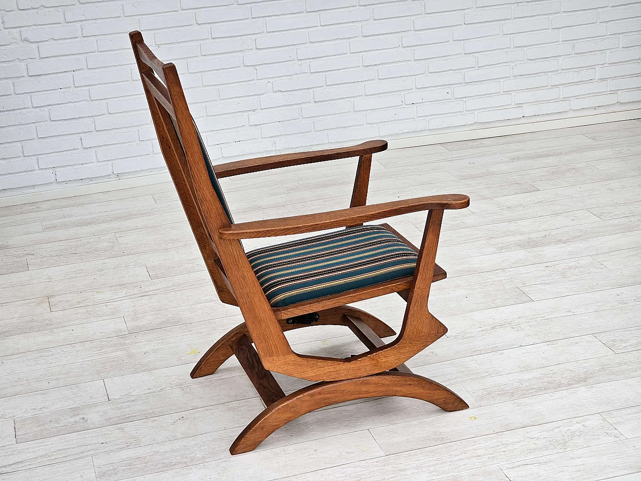 Danish rocking chair with high back in oak and wool, 1950s 4