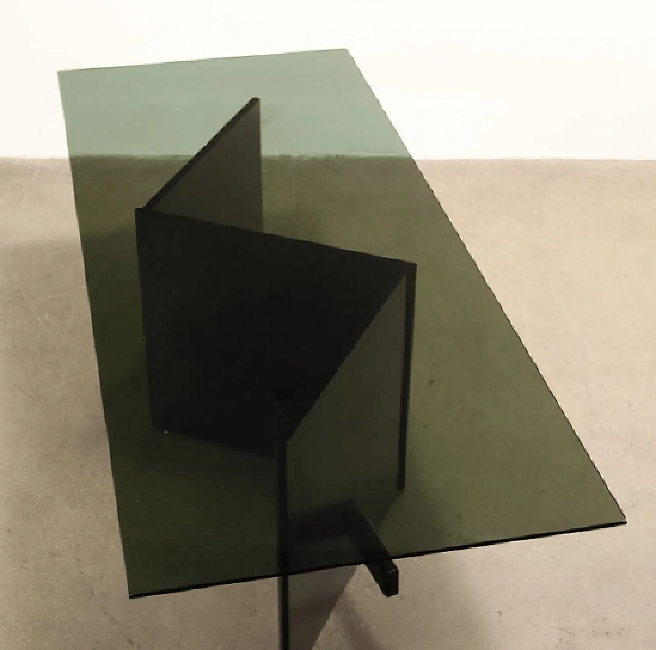 Tavolo in legno laccato e vetro fumé, anni '90 3