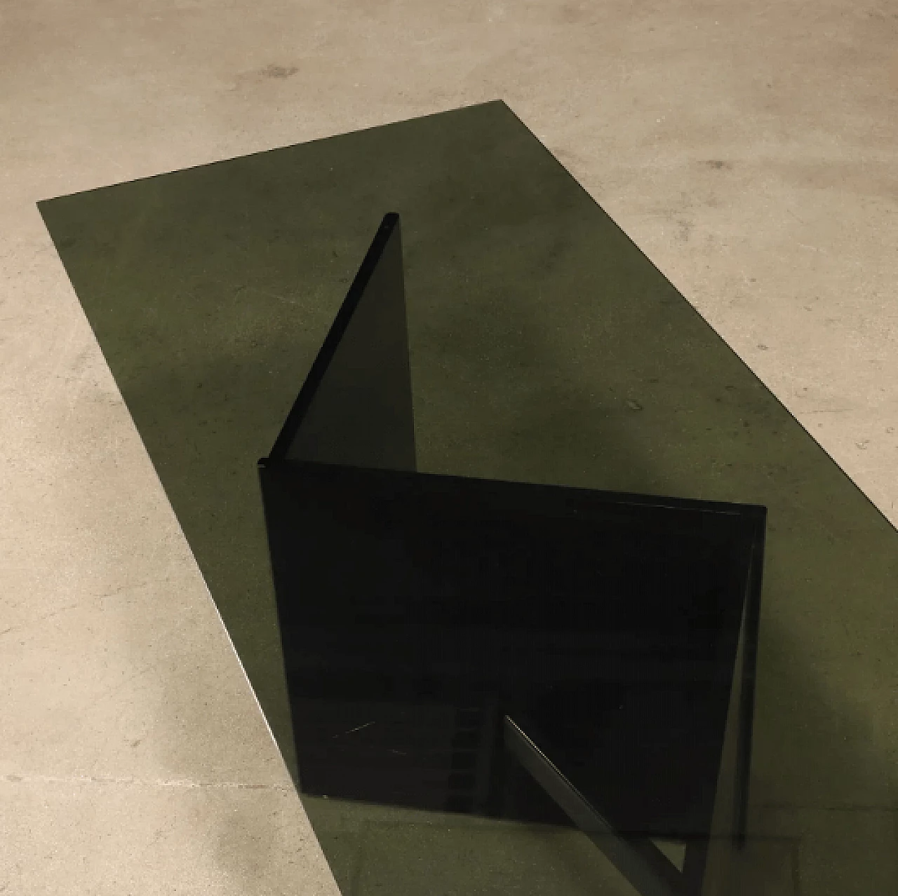 Tavolo in legno laccato e vetro fumé, anni '90 11