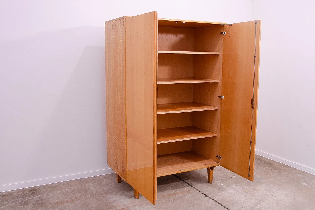 Guardaroba in frassino e compensato di Novy Domov, anni '70 9