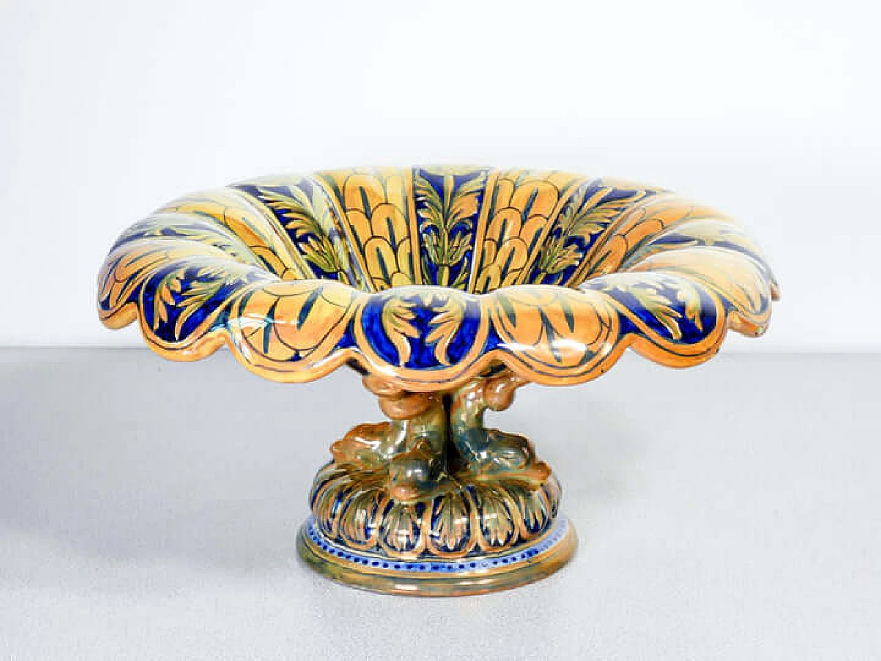 Majolica raised bowl by Ceramiche Luca della Robbia Gualdo Tadino 1