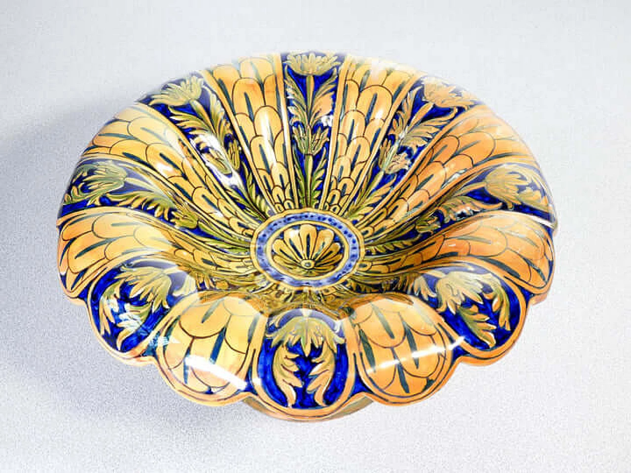 Majolica raised bowl by Ceramiche Luca della Robbia Gualdo Tadino 3