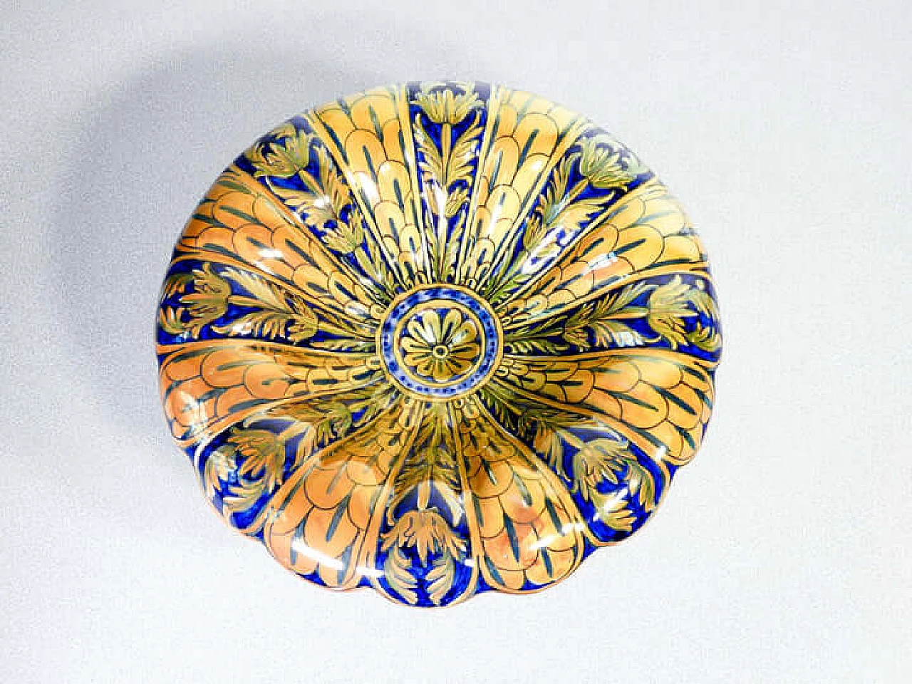Majolica raised bowl by Ceramiche Luca della Robbia Gualdo Tadino 4
