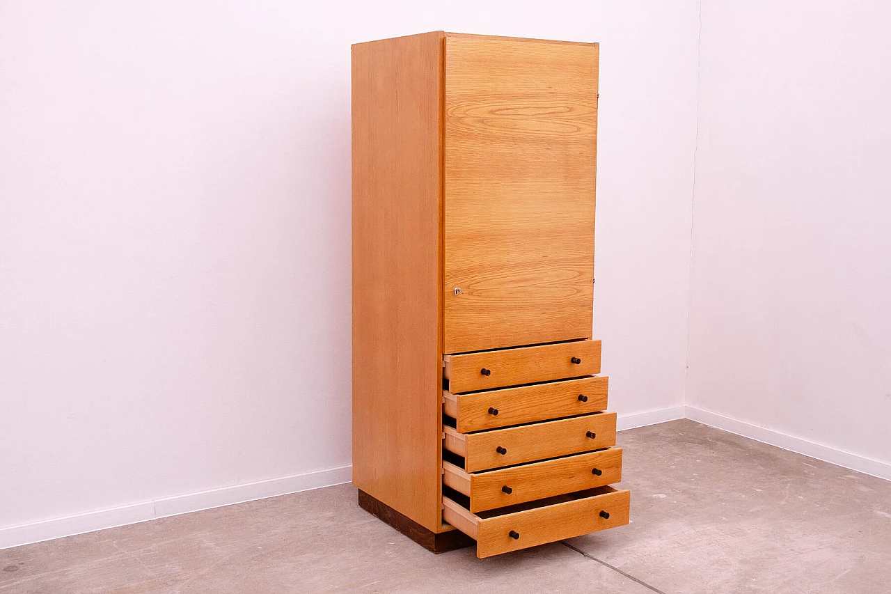 Cassettiera in frassino, olmo, acero, noce, betulla e pioppo di Mojmír Požár per ÚP Závody, anni '60 5