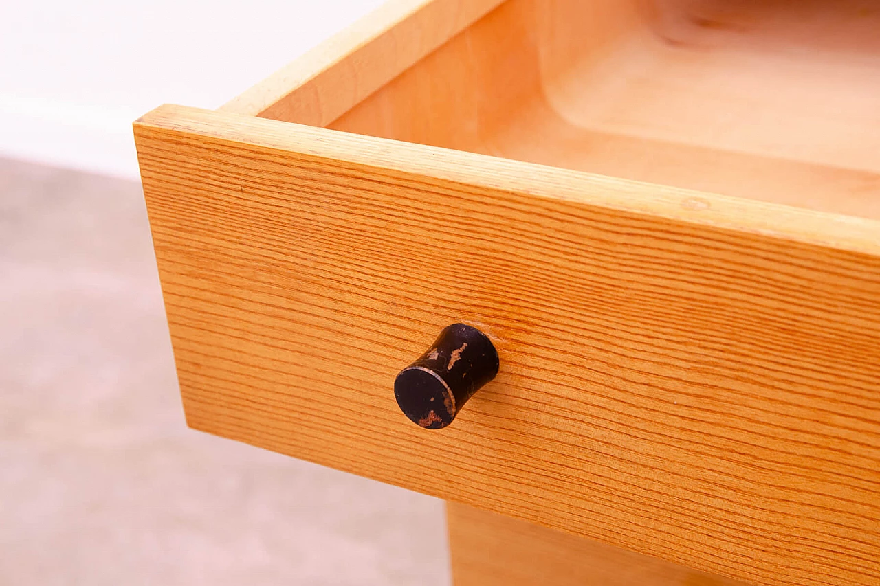 Cassettiera in frassino, olmo, acero, noce, betulla e pioppo di Mojmír Požár per ÚP Závody, anni '60 12