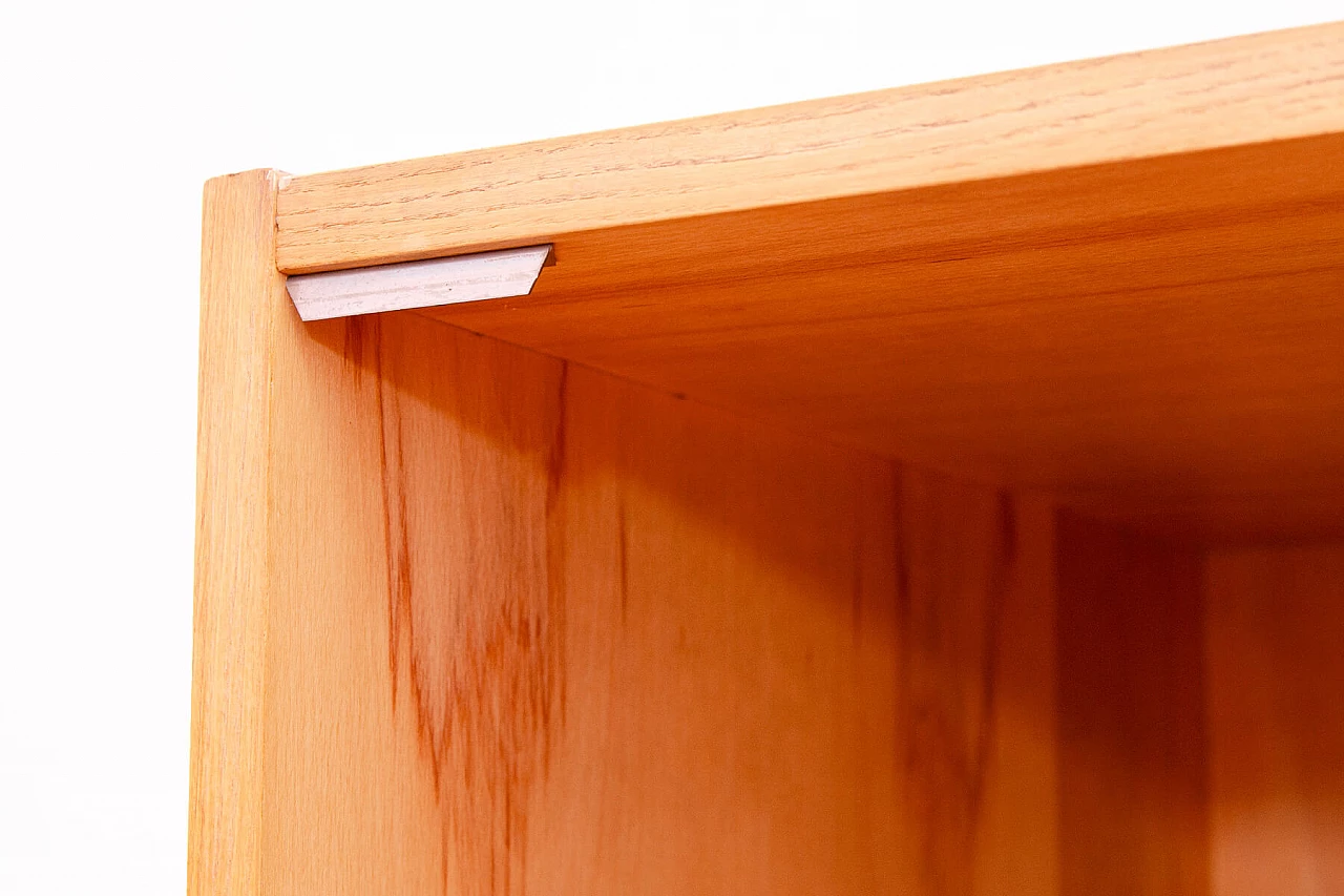 Cassettiera in frassino, olmo, acero, noce, betulla e pioppo di Mojmír Požár per ÚP Závody, anni '60 16