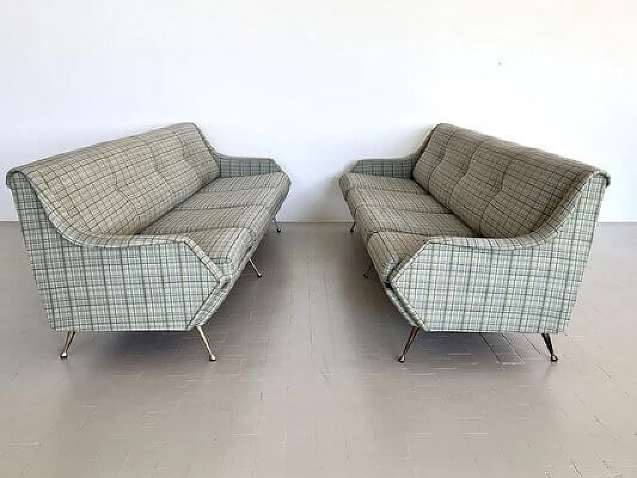 Four-seater fabric sofa with brass legs, 1950s 3