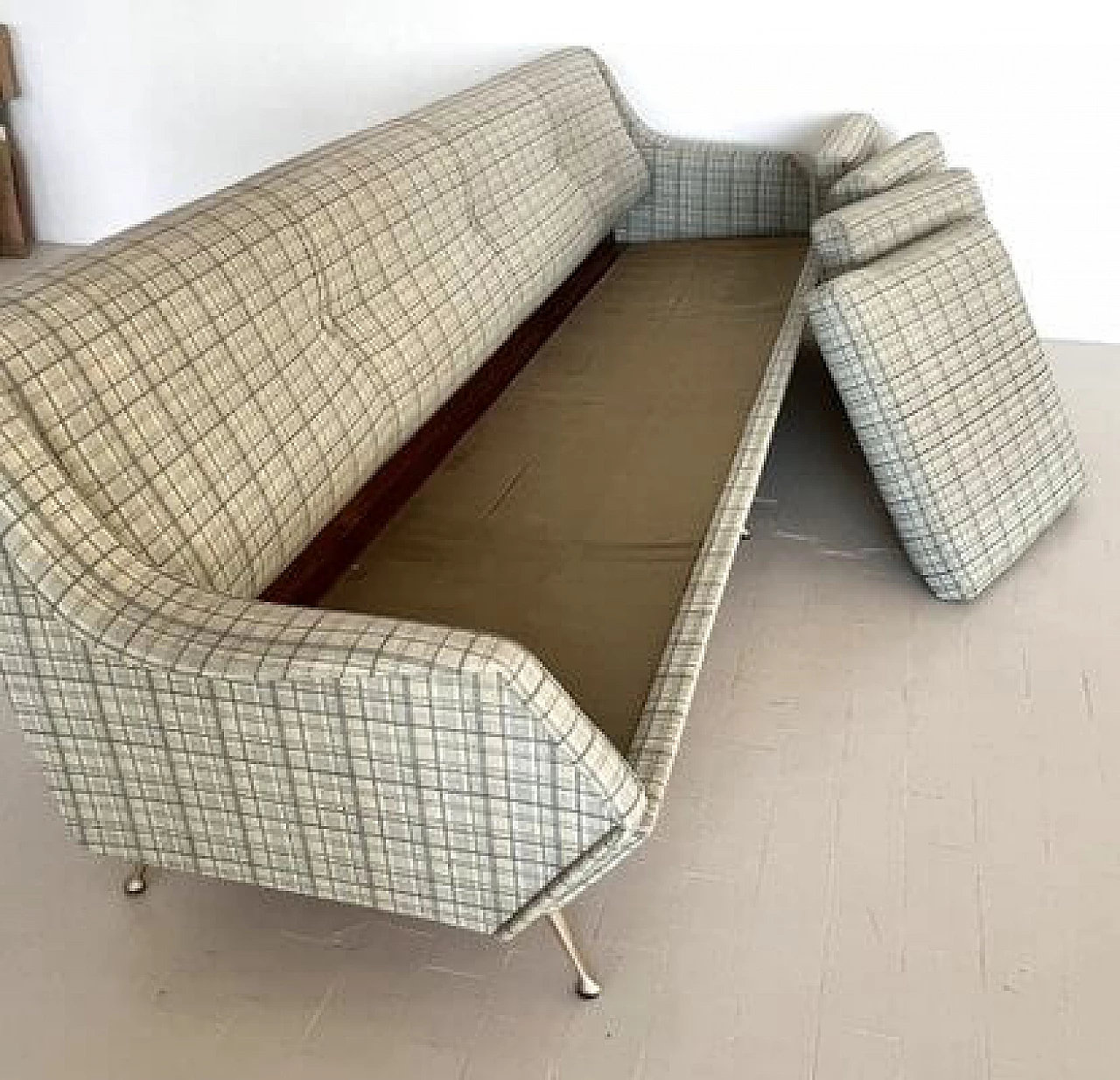 Four-seater fabric sofa with brass legs, 1950s 14