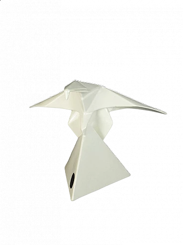 Scultura di aquila origami in ceramica bianca