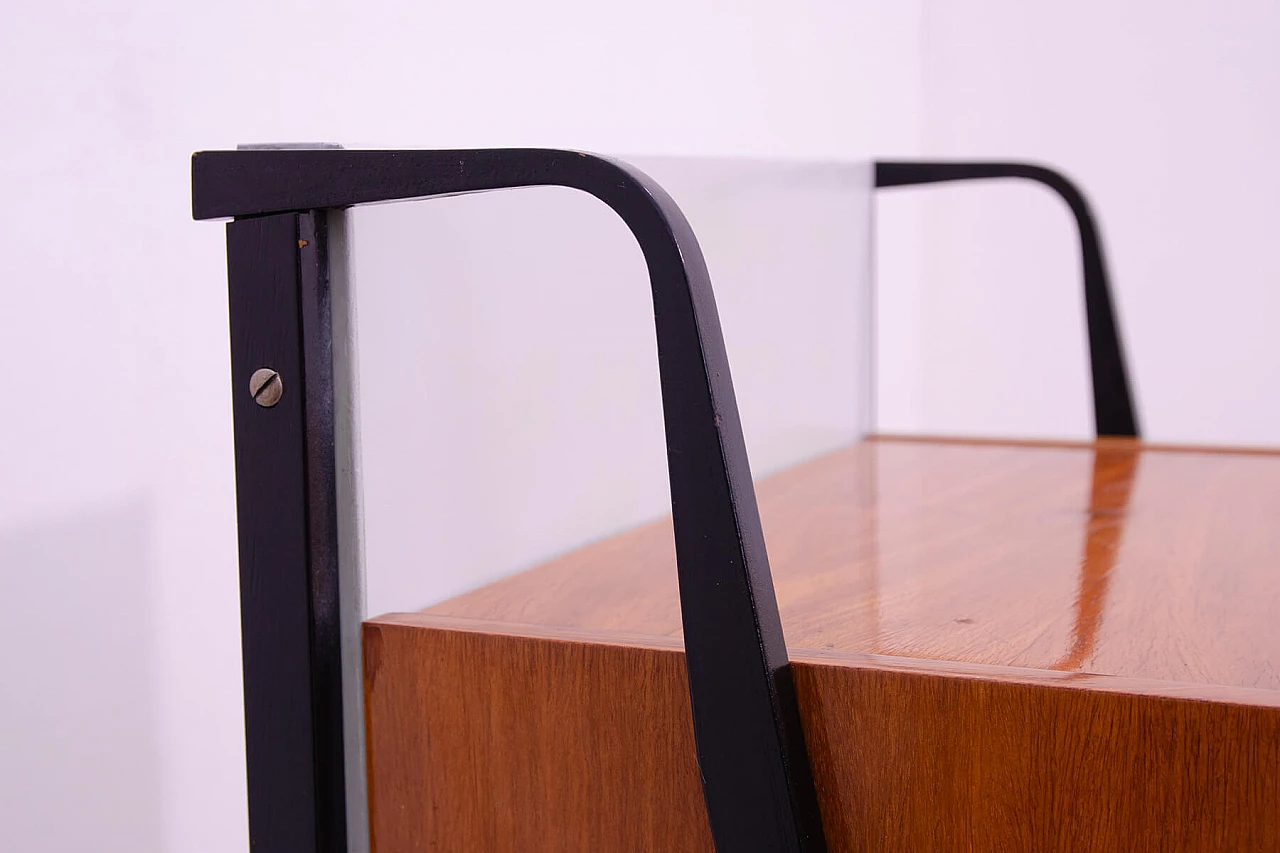 Cassettiera in faggio e compensato di Tatra Nábytok, anni '60 10