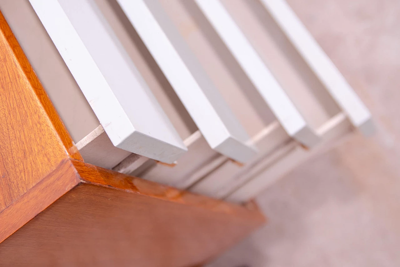 Cassettiera in faggio e compensato di Tatra Nábytok, anni '60 12