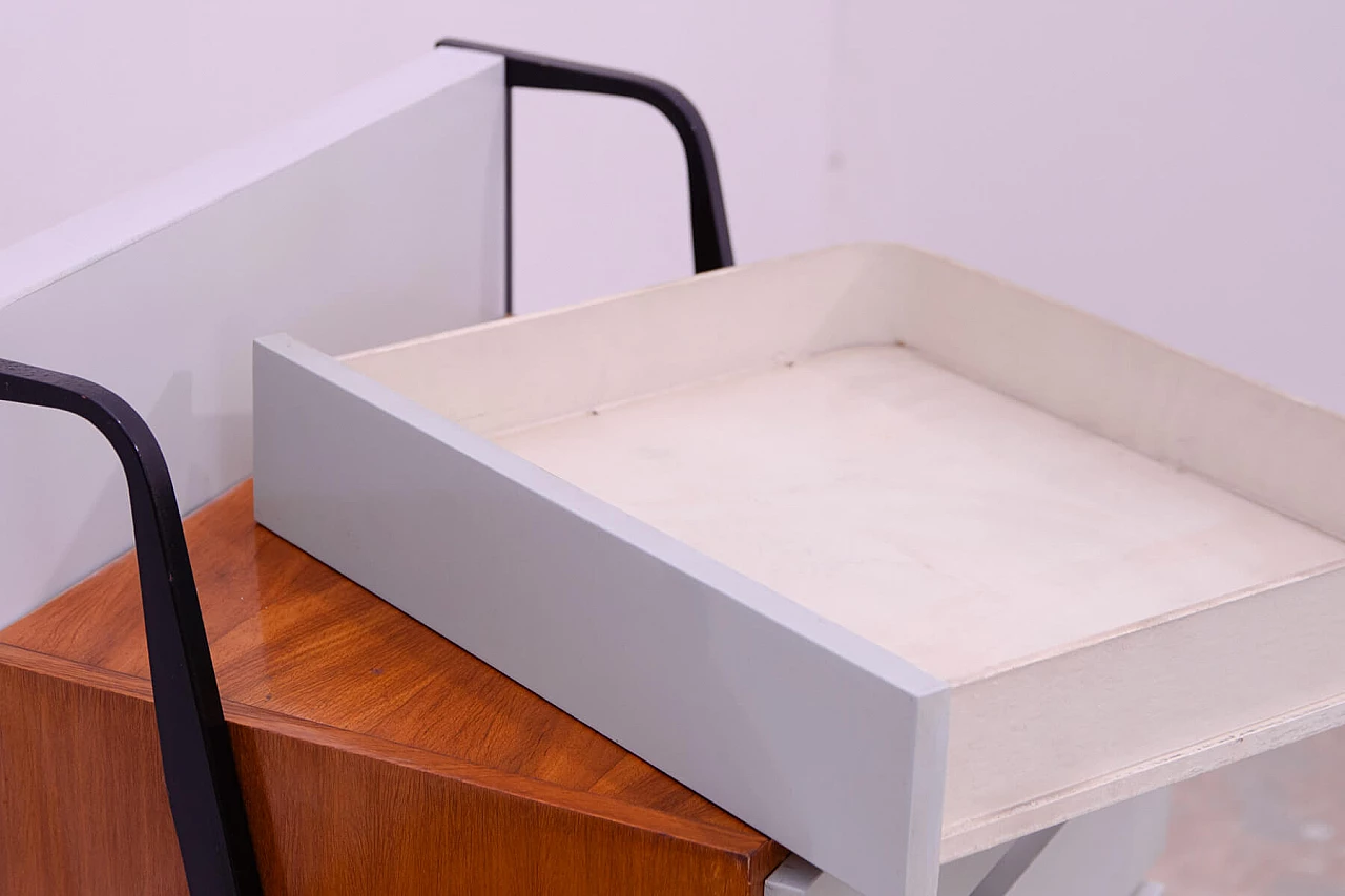 Cassettiera in faggio e compensato di Tatra Nábytok, anni '60 14