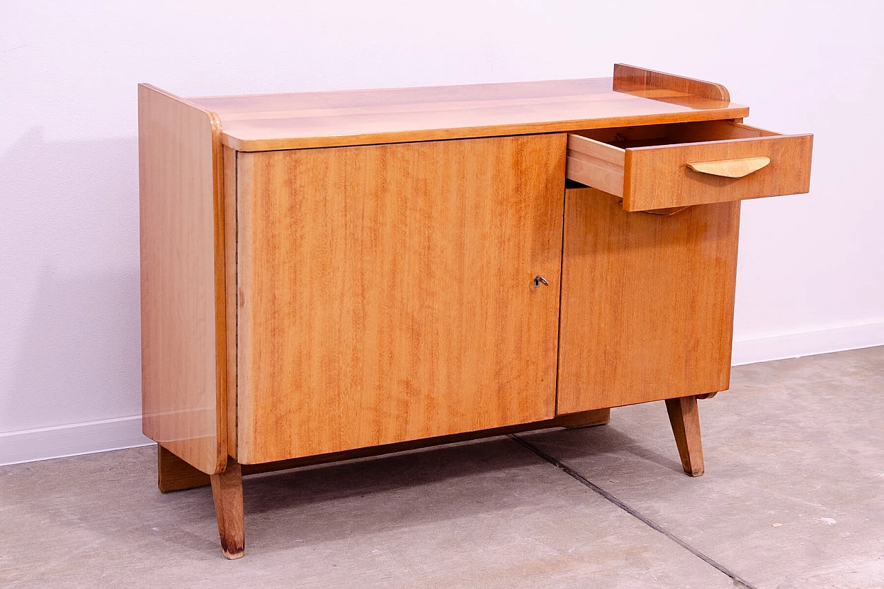 Credenza porta TV di František Jirák per Tatra Nábytok, anni '60 8