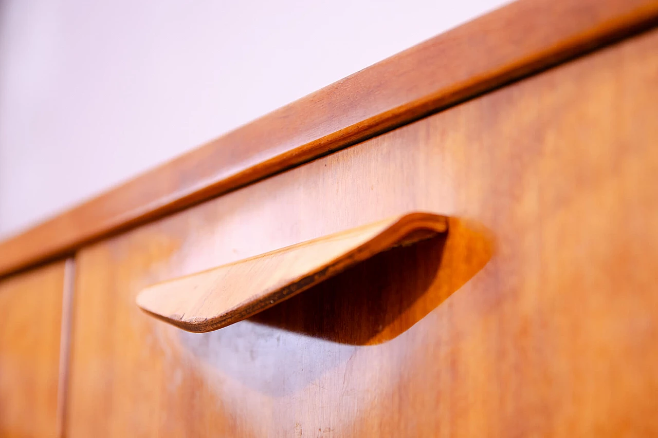 Credenza porta TV di František Jirák per Tatra Nábytok, anni '60 14